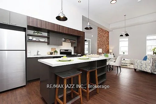 14 1/2 King St E #302 — Photo 2