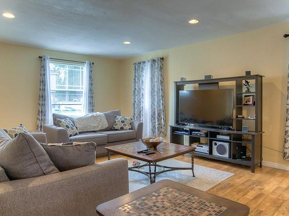 5th image of 2102 Pine Chace Ct