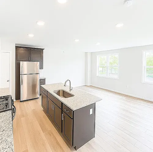 Tower Ridge Gramde Middltown NY Hawthrone Kitchen view to Living Room