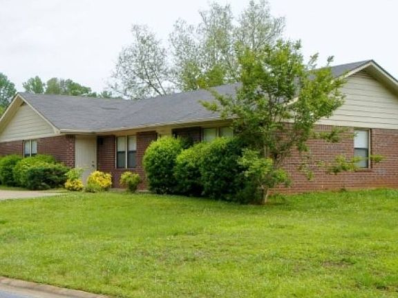 2 bedroom 1 bath brick