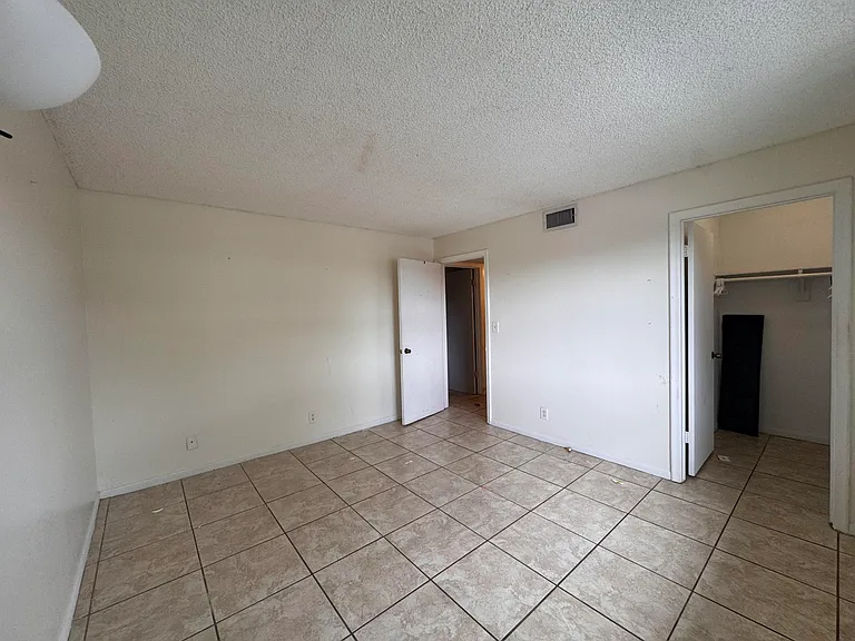 2050 N Congress Ave #207 — Photo 1