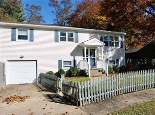 131 Lockhaven Rd, Warwick, RI 02889