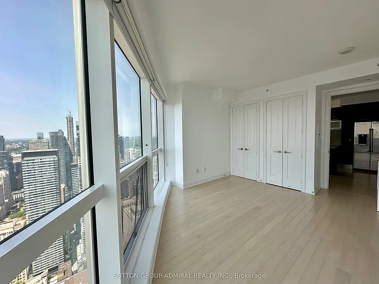 388 Yonge St #6016 — Photo 16