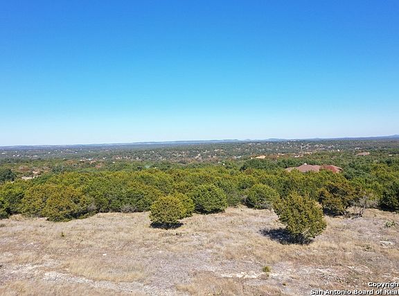 2nd image of 304 White Oak Trl