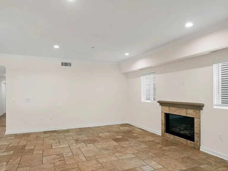 10616 Kinnard Ave #101 — Photo 11