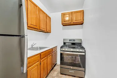 Rented by Pistilli Realty Group