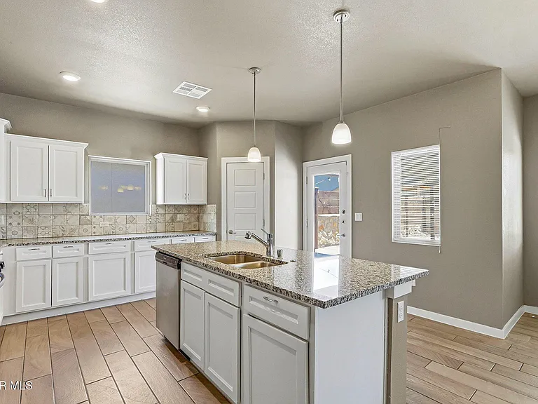 14724 Tierra Fortaleza Ave — Photo 12