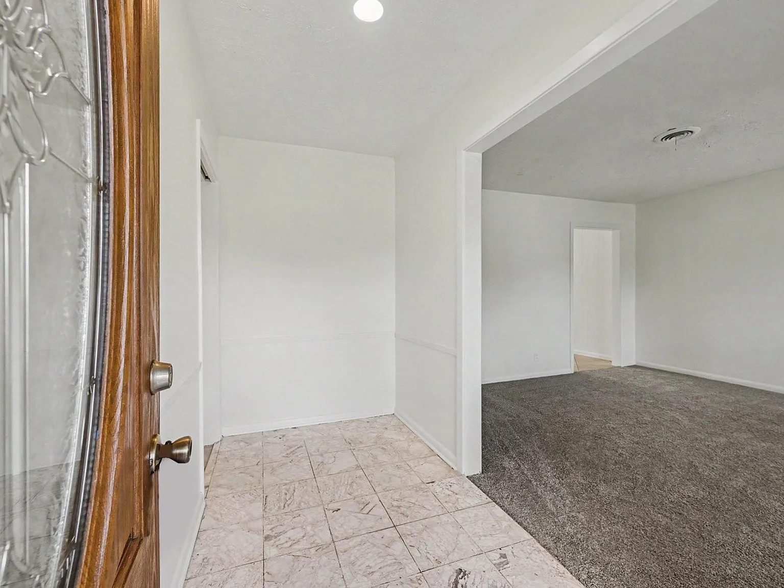 3 bed, 2.0 bath, 1428 sqft, $1,900 — Photo 4