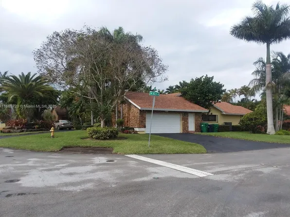 10301 SW 144th St, Miami, FL 33176