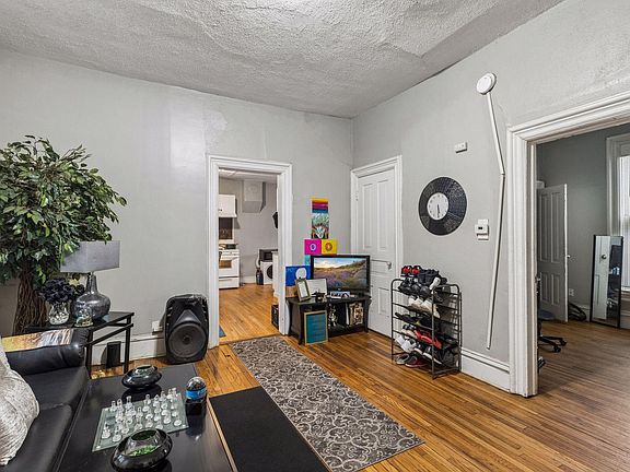 3rd image of 346 Maria Ave