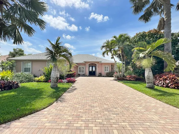 454 NW Sunflower Place, Jensen Beach, FL 34957