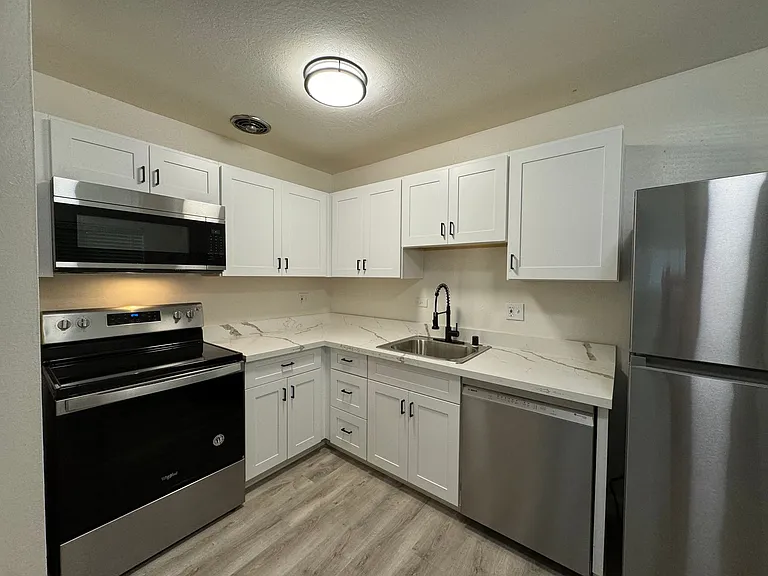 2309 I Street — Photo 4