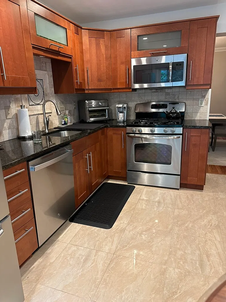 3 bed, 1728 sqft, $3,950 — Photo 4