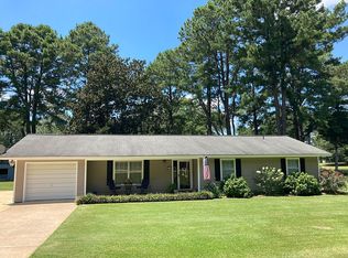 219 Country Club Rd, Livingston, AL 35470
