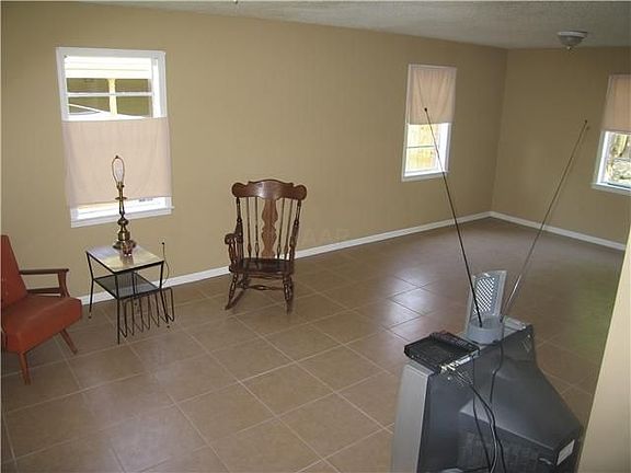 3rd image of 4592 Bill Knight Ave