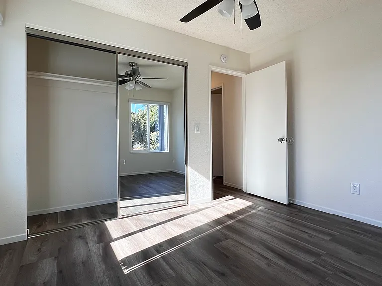 Florida Street Apartments — Photo 10