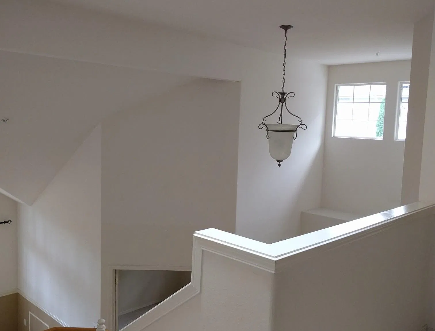 4 bed, 2.5 bath, 2510 sqft, $4,400 — Photo 4