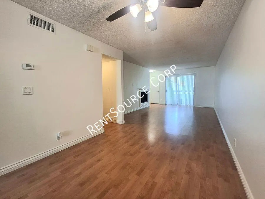 2 Bedroom 2 Bathroom Condo For Rent — Photo 4