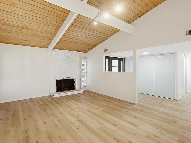 5605 Soledad Mountain Rd — Photo 8