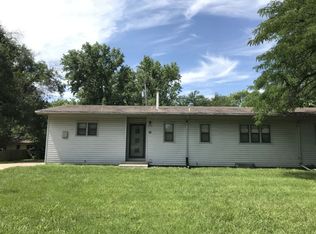 6733 SW Greencastle Dr, Topeka, KS 66619