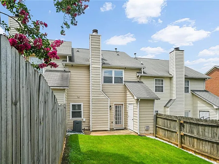 1528 Paces Ferry North Dr SE — Photo 22