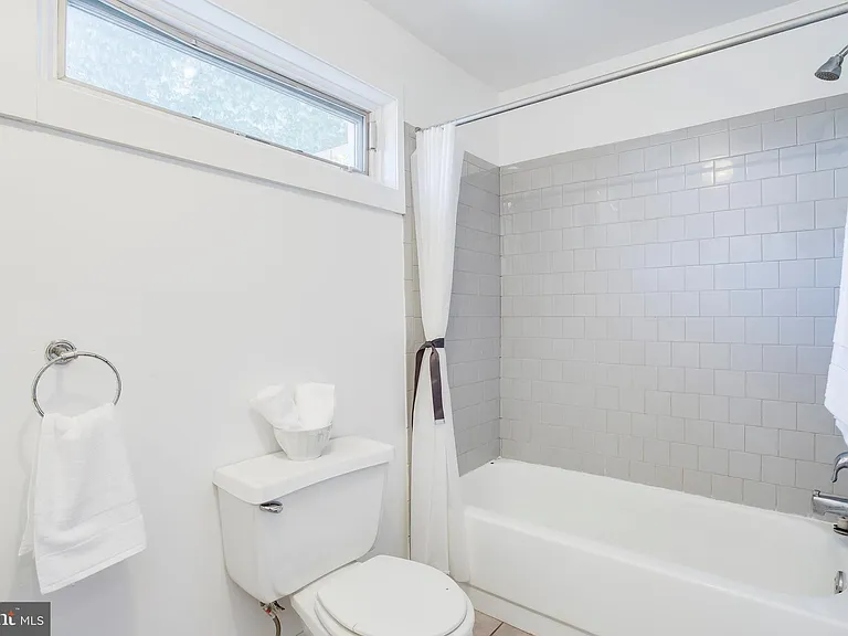 1731 E Lombard St — Photo 14