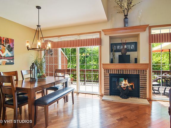 3rd image of 56 Lakebreeze Ct