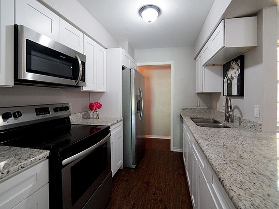 4th image of 2822 Golfing Green Dr #2824