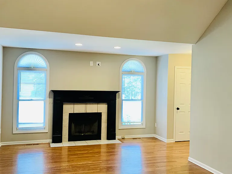 809 Steeplechase Way — Photo 2