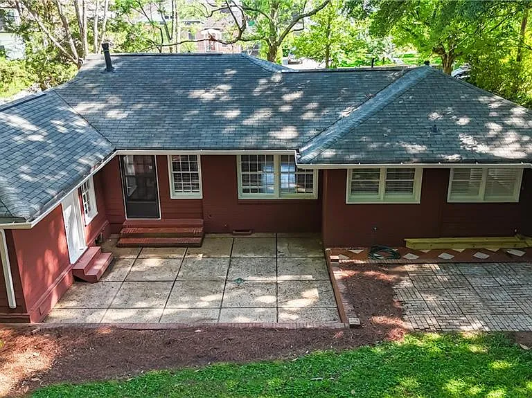 1392 Lively Ridge Rd NE — Photo 4