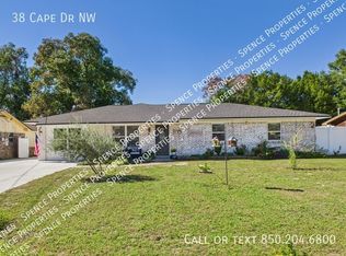 38 Cape Dr NW, Fort Walton Beach, FL 32548