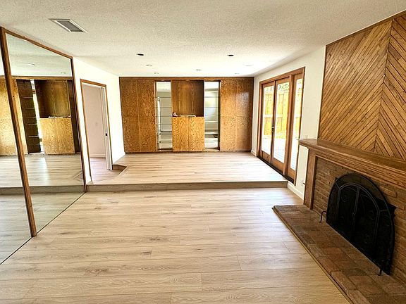 4th image of 82 Menlo Park Ave