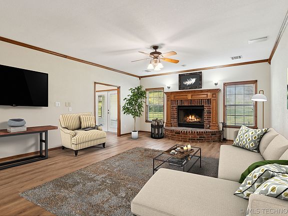 4th image of 1805 College Park Rd