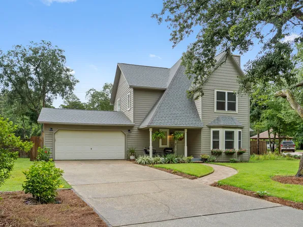 505 Greenwood Cv S, Niceville, FL 32578
