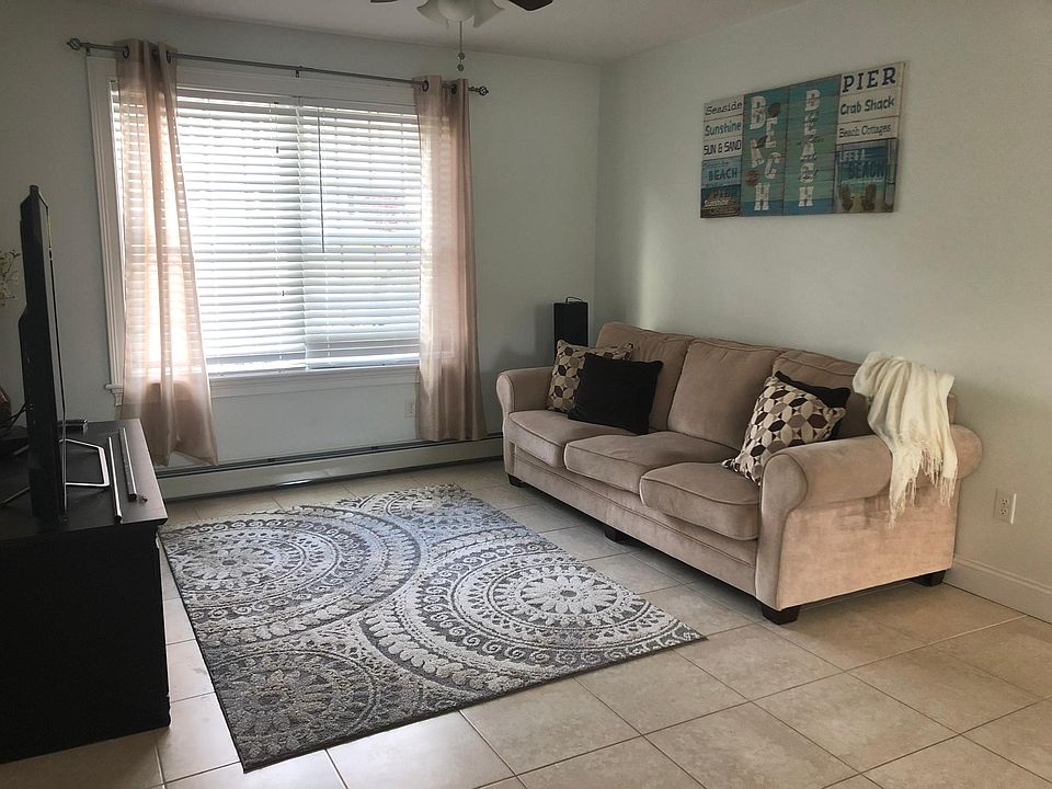 2nd image of 6 Marina Dr