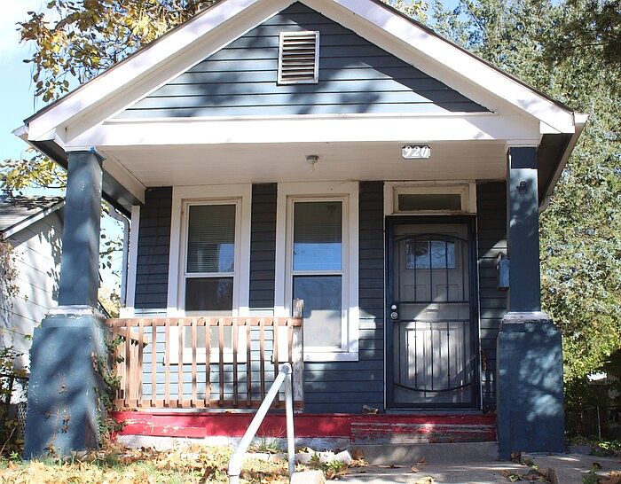 1st image of 920 Osage St