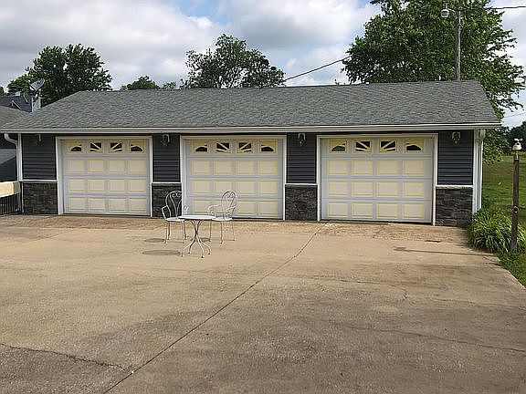 4th image of 205 Smith Ln
