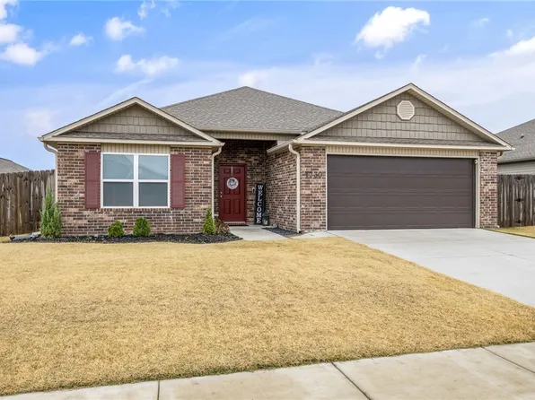 1730 Greenbank Dr, Centerton, AR 72719
