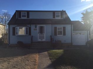 40-16 Taylor Rd, Fair Lawn, NJ 07410