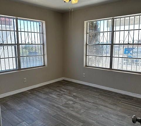 5th image of 2927 Mobile Ave