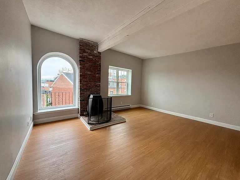 440 Hanover St #5A — Photo 5