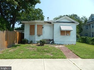 411 N 7th St, Vineland, NJ 08360