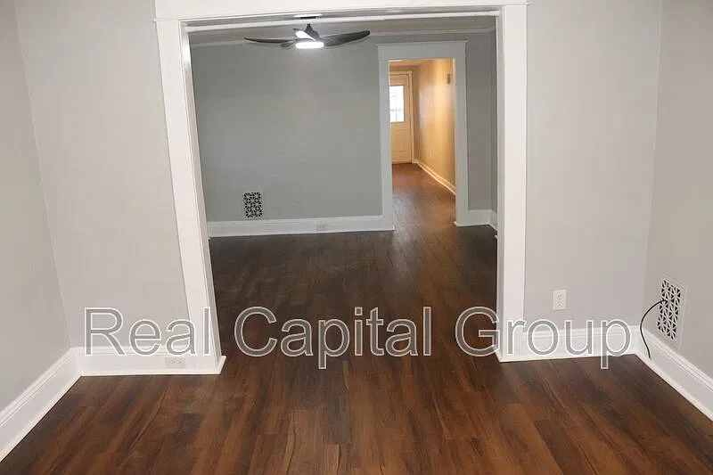 2 bed, 1.0 bath, $1,595 — Photo 4