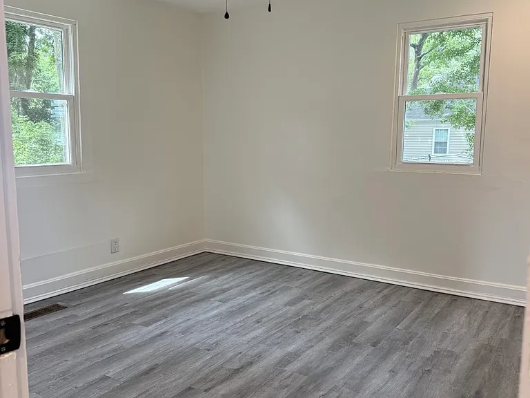 5051 Delta St #B — Photo 8