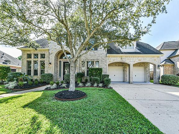 2nd image of 2714 Ravens Creek Dr