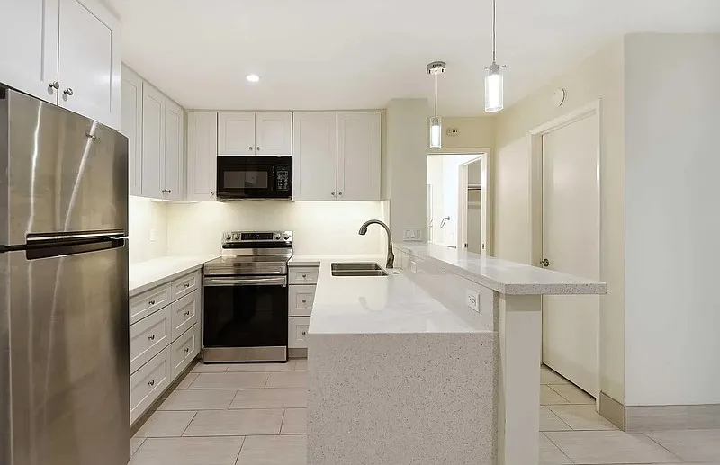 1 bed, 1.0 bath, 653 sqft, $2,000 — Photo 2