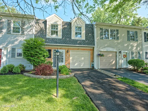 5 Bridgewood Lane, Watervliet, NY 12189