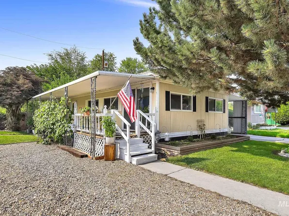 132 S Young Ln, Eagle, ID 83616