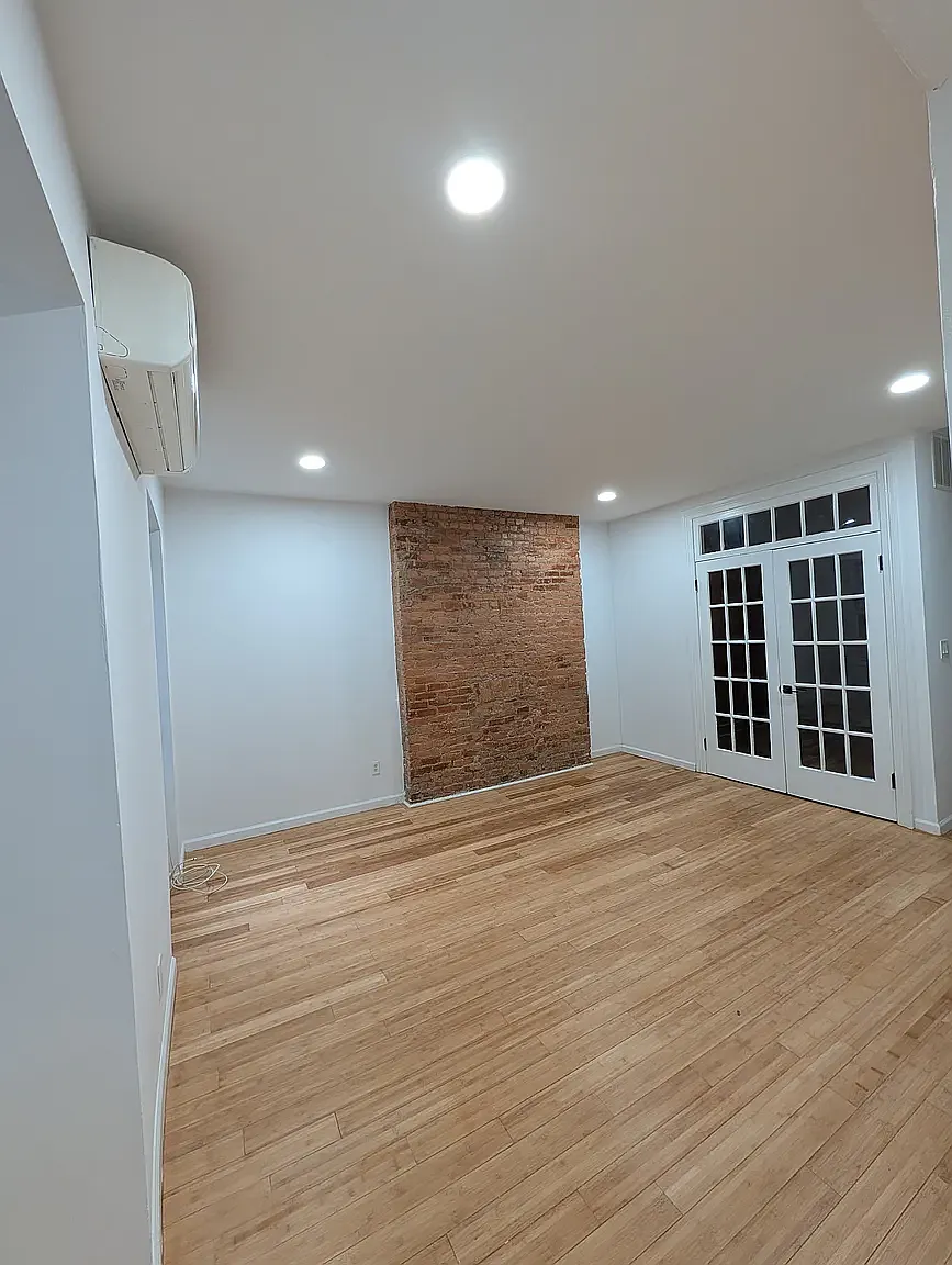 247 East Broadway — Photo 3