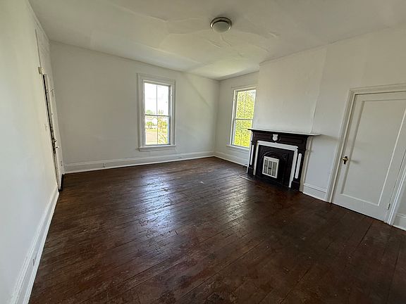 3rd image of 1003 Floyd St #4